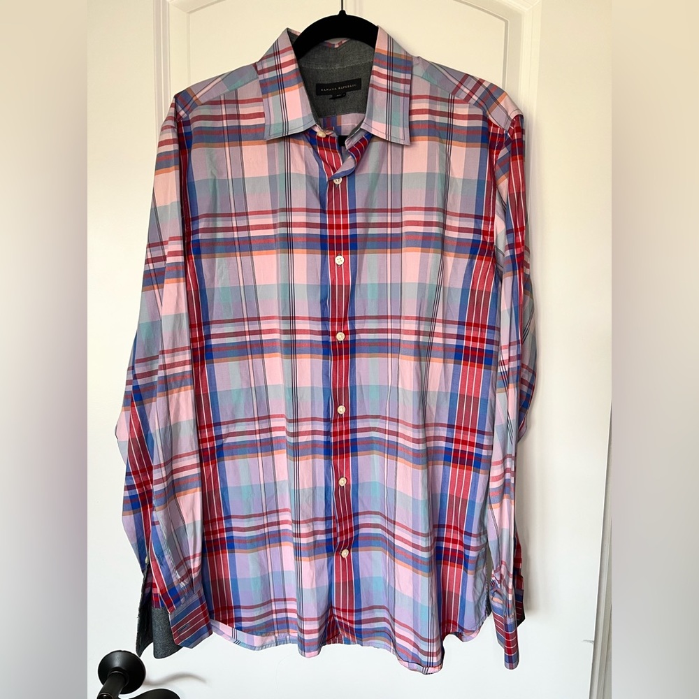 Men’s Banana Republic Long Sleeve Button Up - Large